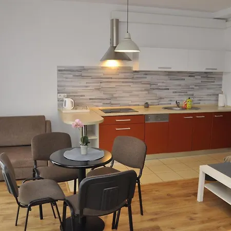 Bazantowo Z Parkingiem Διαμέρισμα *